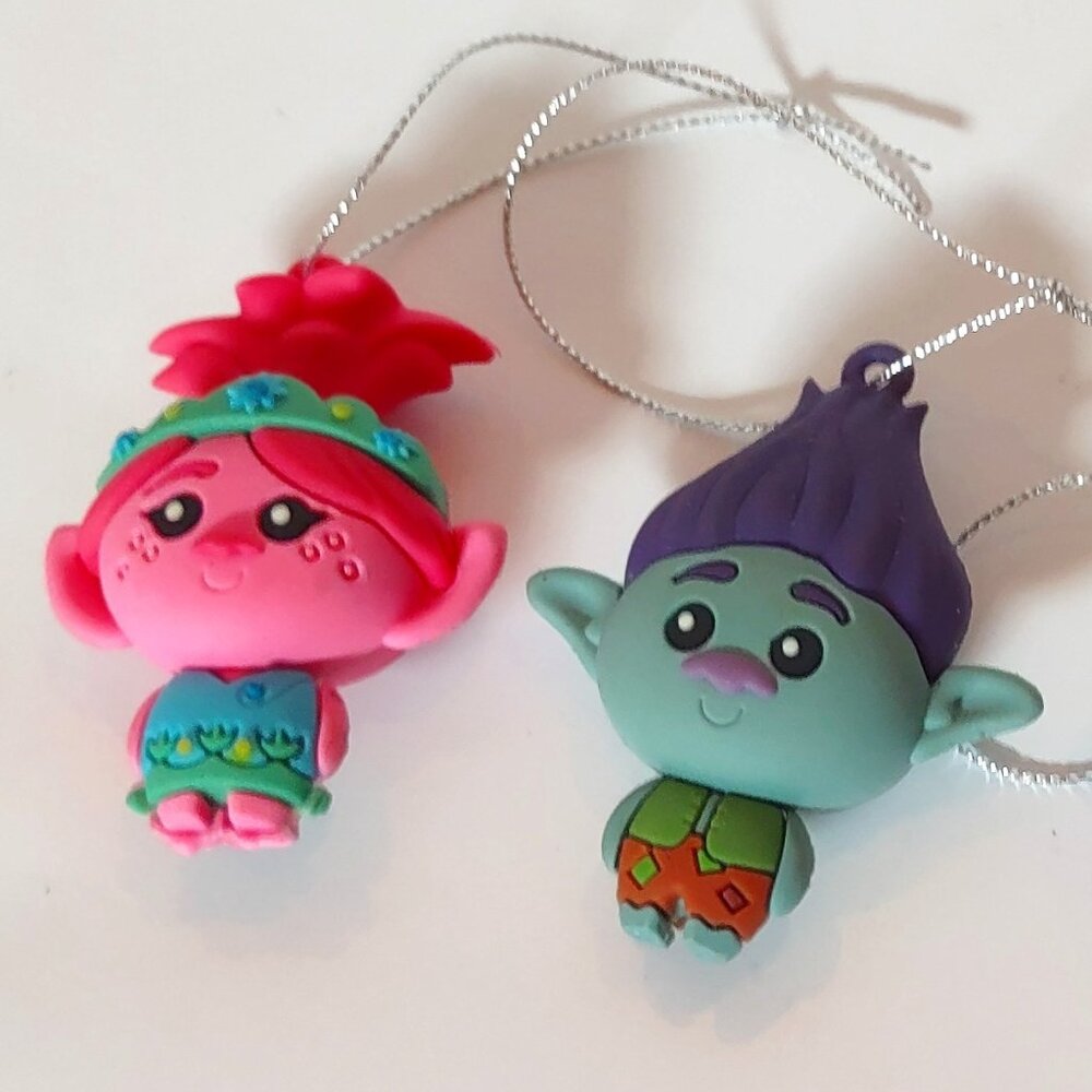 Trolls World Tour Set of 4 Christmas Mystery Ornaments - Picture 9 of 10
